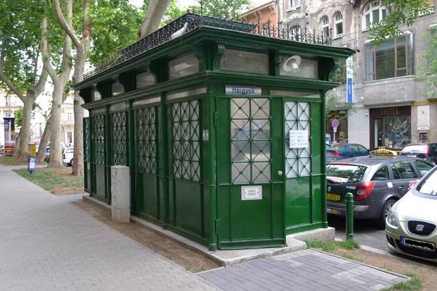 illusztráció - nyilvános vécé a Klauzál téren