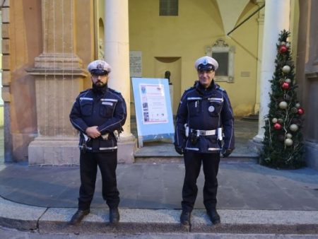 Rendőri biztosítással kezdődött meg a FIR, a nemzetközi antifasiszta szervezet kongresszusa a Sala del Tricolore-ben